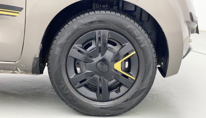 2017 Datsun Redi Go GOLD LIMITED EDITION, Petrol, Manual, 25,498 km, Right Front Wheel