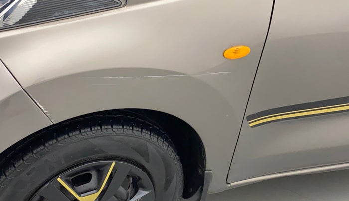 2017 Datsun Redi Go GOLD LIMITED EDITION, Petrol, Manual, 25,498 km, Left fender - Minor scratches