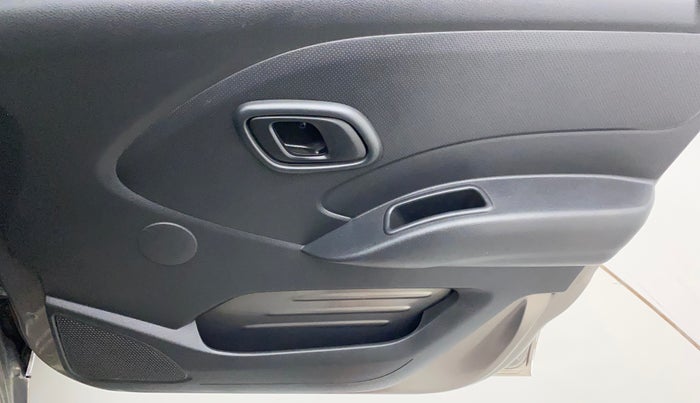 2017 Datsun Redi Go GOLD LIMITED EDITION, Petrol, Manual, 25,498 km, Driver Side Door Panels Control