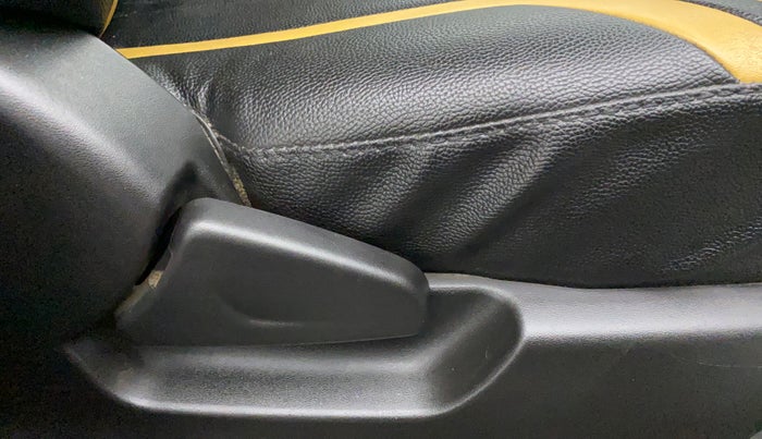 2017 Datsun Redi Go GOLD LIMITED EDITION, Petrol, Manual, 25,498 km, Driver Side Adjustment Panel