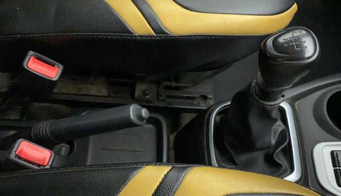 2017 Datsun Redi Go GOLD LIMITED EDITION, Petrol, Manual, 25,498 km, Gear Lever