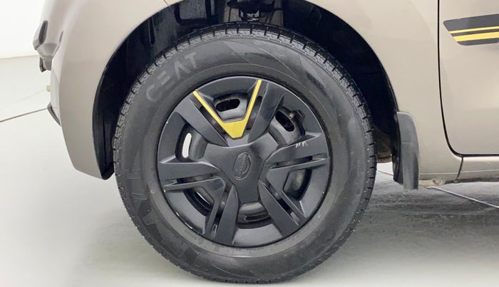 2017 Datsun Redi Go GOLD LIMITED EDITION, Petrol, Manual, 25,669 km, Left Front Wheel