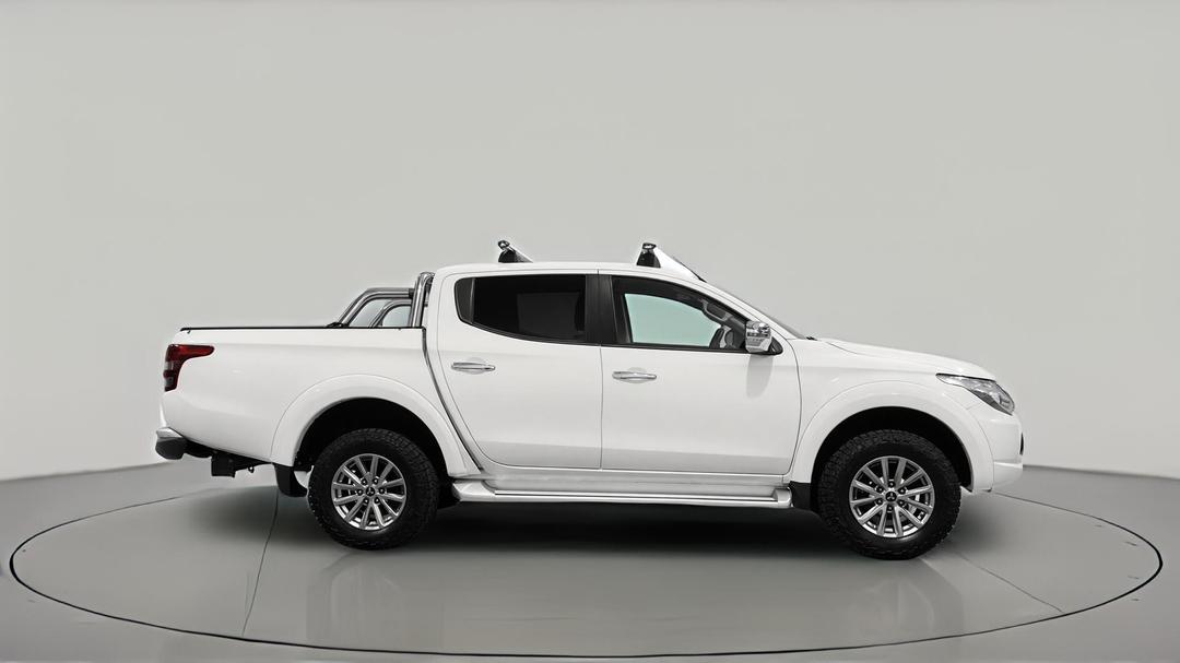 2018 Mitsubishi Triton Gls (4x4), Manual, 76764 km, Right Side View
