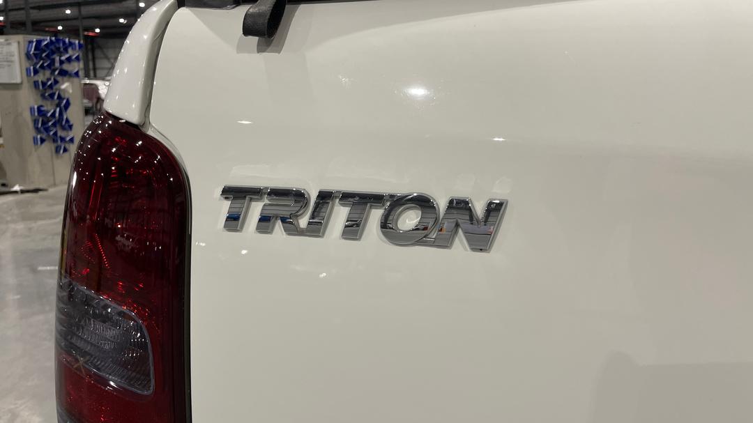 2018 Mitsubishi Triton Gls (4x4), Manual, 76764 km, Badge (Boot Left Side)