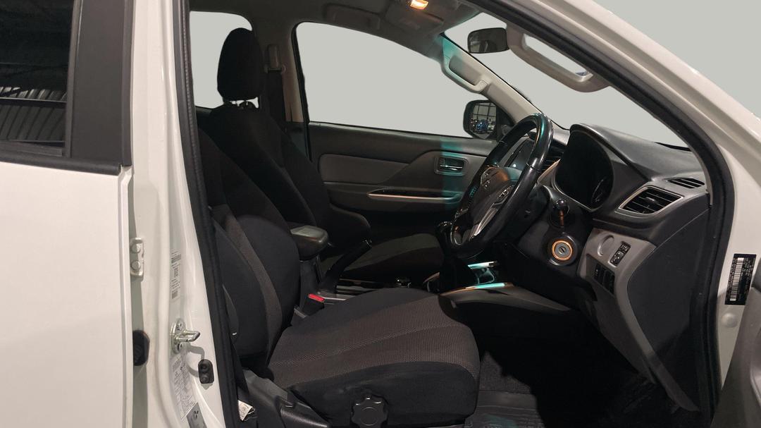 2018 Mitsubishi Triton Gls (4x4), Manual, 76764 km, Right Side Front Door Cabin View