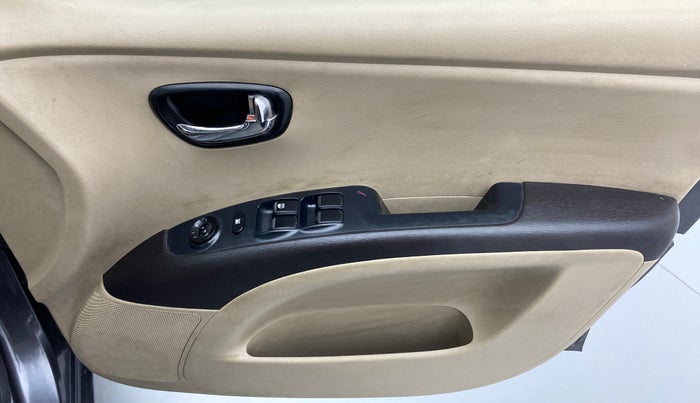 2011 Hyundai i10 SPORTZ 1.2 AT KAPPA2, Petrol, Automatic, 1,17,032 km, Driver Side Door Panels Control
