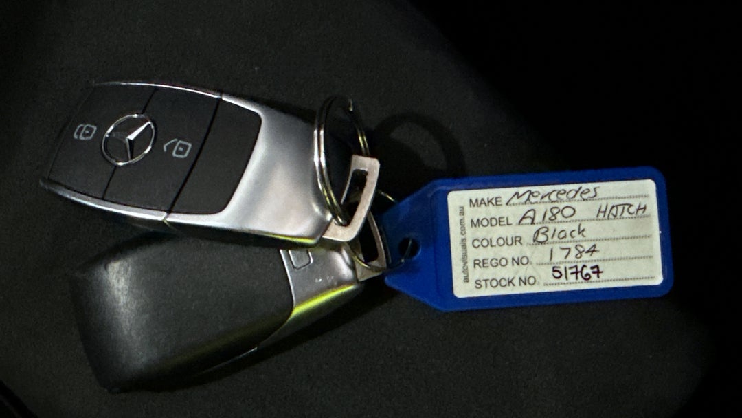 2022 Mercedes-benz A180 A180, Automatic, 18967 km, Key Close-up