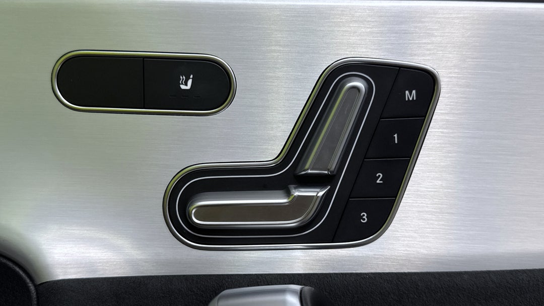 2022 Mercedes-benz A180 A180, Automatic, 18967 km, Drivers Side Adjustment Panel