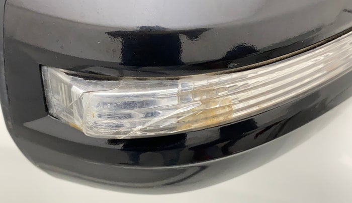 2016 Maruti Swift VDI ABS, Diesel, Manual, 86,236 km, Right rear-view mirror - Indicator light has minor damage