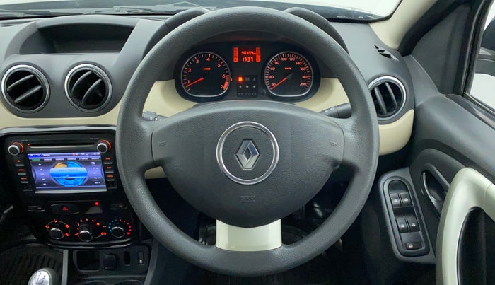 2013 Renault Duster RXL PETROL 104, Petrol, Manual, 40,197 km, Steering Wheel Close Up