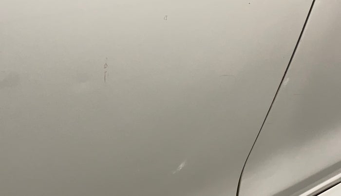 2017 Maruti Swift ZXI, Petrol, Manual, 81,355 km, Front passenger door - Minor scratches