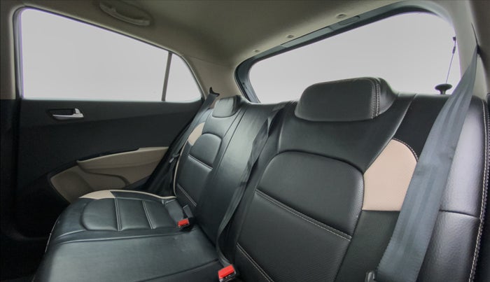 2016 Hyundai Grand i10 SPORTZ 1.2 KAPPA VTVT, Petrol, Manual, 29,139 km, Right Side Rear Door Cabin