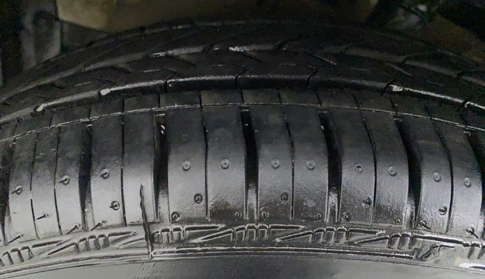 2013 Maruti Ritz VXI, Petrol, Manual, 41,035 km, Right Rear Tyre Tread