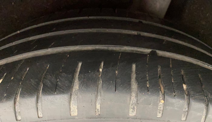 2016 Maruti Baleno ALPHA DIESEL 1.3, Diesel, Manual, 94,695 km, Left Rear Tyre Tread