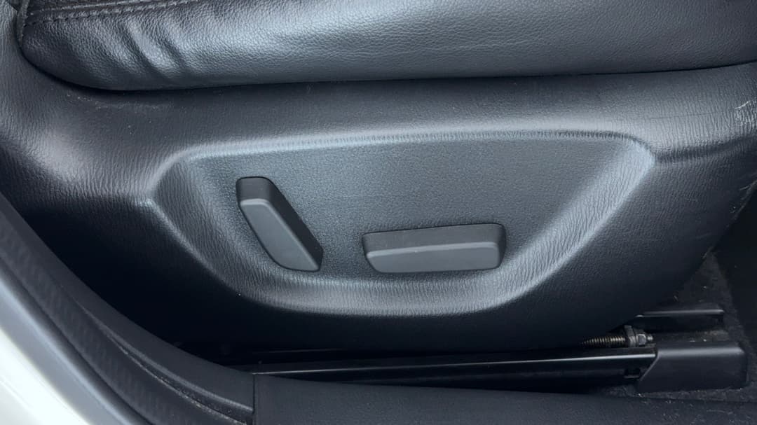 2018 Mazda Mazda3 Sp25 Gt, Automatic, 89610 km, Drivers Side Adjustment Panel