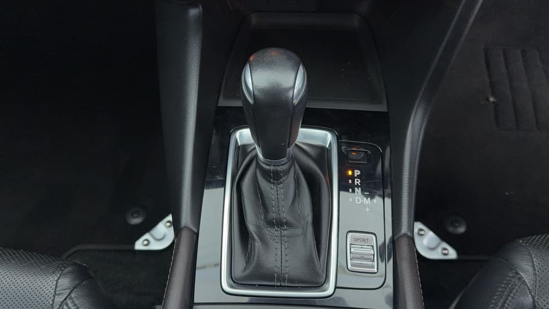 2018 Mazda Mazda3 Sp25 Gt, Automatic, 89610 km, Gear Lever 