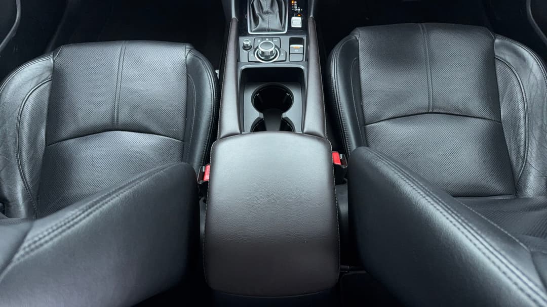 2018 Mazda Mazda3 Sp25 Gt, Automatic, 89610 km, Center Console