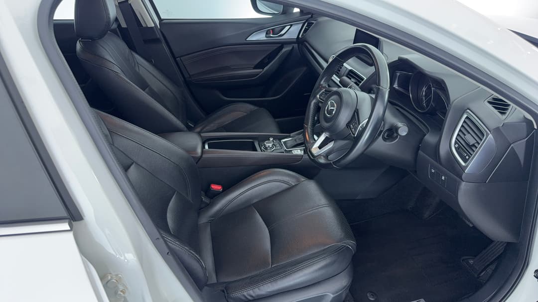 2018 Mazda Mazda3 Sp25 Gt, Automatic, 89610 km, Right Side Front Door Cabin View