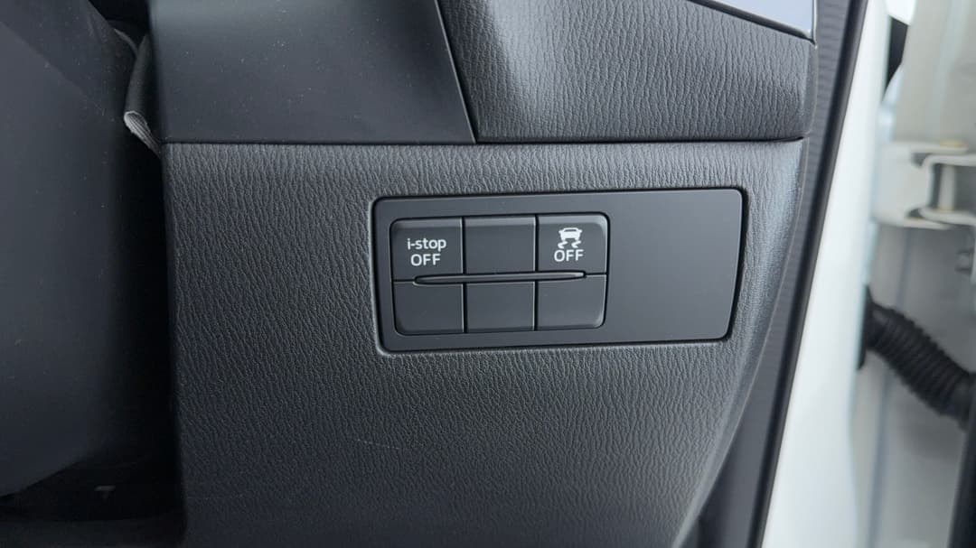 2018 Mazda Mazda3 Sp25 Gt, Automatic, 89610 km, Utility Switches/Buttons