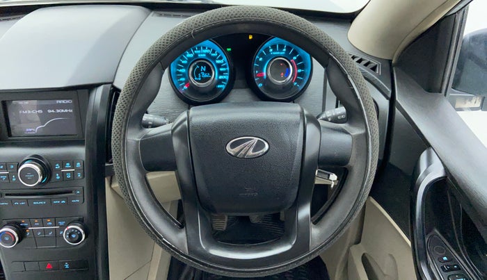 2017 Mahindra XUV500 W4 4X2, Diesel, Manual, 51,562 km, Steering Wheel Close-up