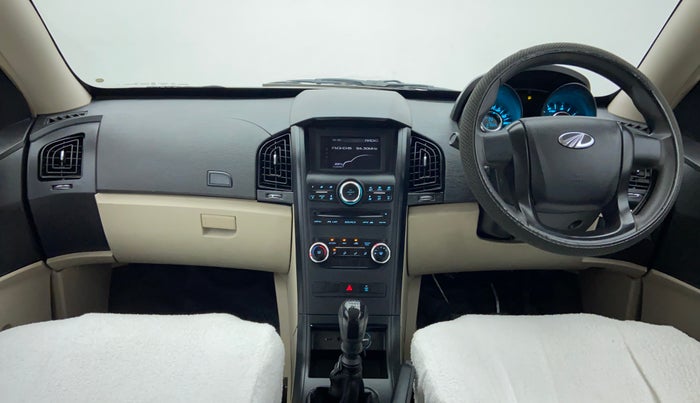 2017 Mahindra XUV500 W4 4X2, Diesel, Manual, 51,562 km, Dashboard View
