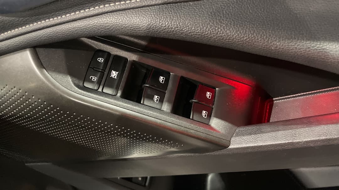2021 LDV D90 Executive (4WD) D20, Automatic, 80360 km, Drivers Side Door Panel Controls
