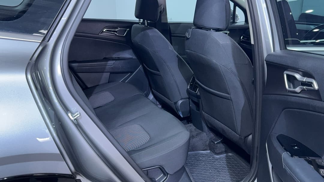 2024 Kia Sportage Sx (FWD), Automatic, 40080 km, Right Side Rear Door Cabin View