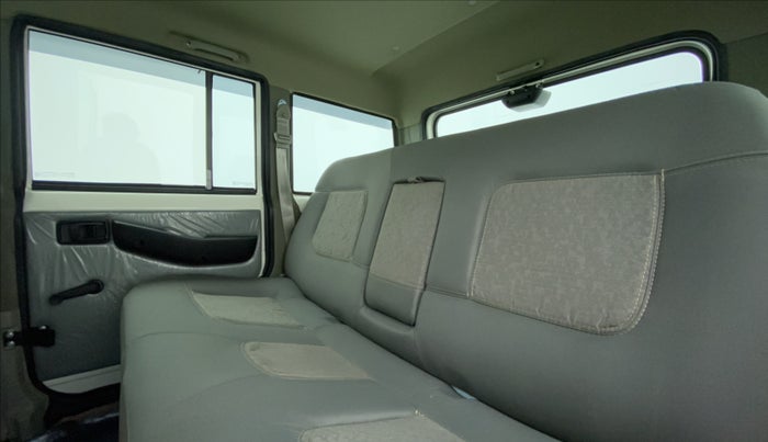 2022 Mahindra Bolero B4, Diesel, Manual, 4,215 km, Right Side Rear Door Cabin