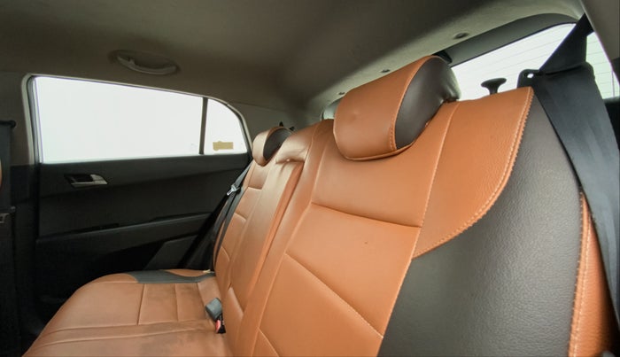 2017 Hyundai Creta 1.6 SX PLUS PETROL, Petrol, Manual, 47,521 km, Right Side Rear Door Cabin