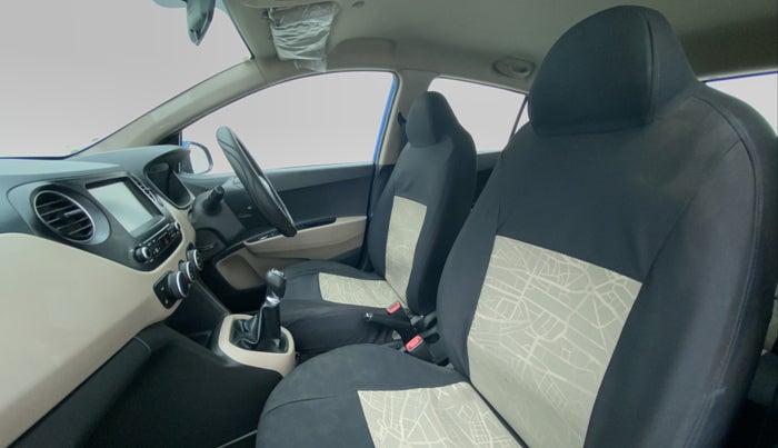 2017 Hyundai Grand i10 Sportz(O) 1.2 MT, Petrol, Manual, 18,296 km, Right Side Front Door Cabin View
