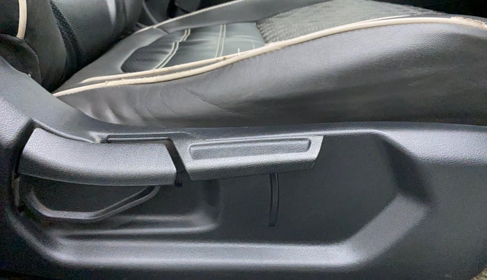 2019 Hyundai VENUE 1.0 TURBO GDI SX+ AT, Petrol, Automatic, 31,071 km, Driver Side Adjustment Panel