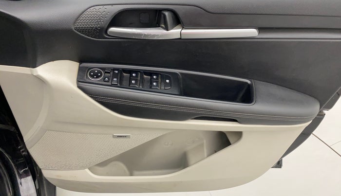 2021 KIA SONET HTX PLUS 1.5, Diesel, Manual, 33,161 km, Driver Side Door Panels Control