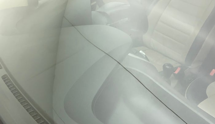 2017 Hyundai Eon ERA +, Petrol, Manual, 35,752 km, Front windshield - Minor spot on windshield