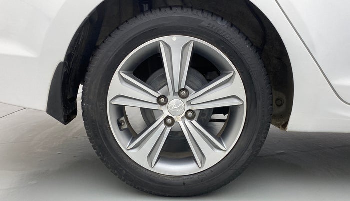 2017 Hyundai Verna 1.6 SX VTVT, Petrol, Manual, 14,161 km, Right Rear Wheel