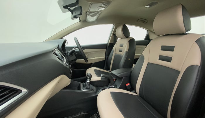 2017 Hyundai Verna 1.6 SX VTVT, Petrol, Manual, 14,161 km, Right Side Front Door Cabin