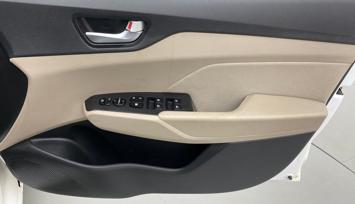 2017 Hyundai Verna 1.6 SX VTVT, Petrol, Manual, 14,161 km, Driver Side Door Panels Control