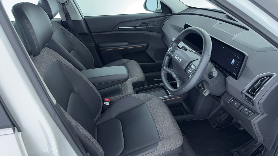 2024 Kia Ev5 Air 2WD Sr, Automatic, 19344 km, Right Side Front Door Cabin View