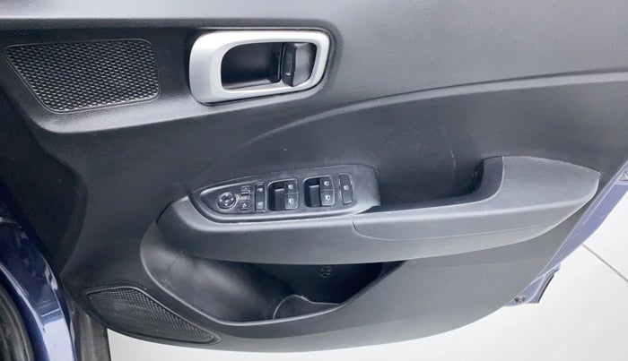 2020 Hyundai VENUE SX 1.0 GDI IMT, Petrol, Manual, 21,044 km, Driver Side Door Panels Control