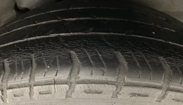 2013 Hyundai i10 ERA 1.1 IRDE, Petrol, Manual, 98,297 km, Left Rear Tyre Tread