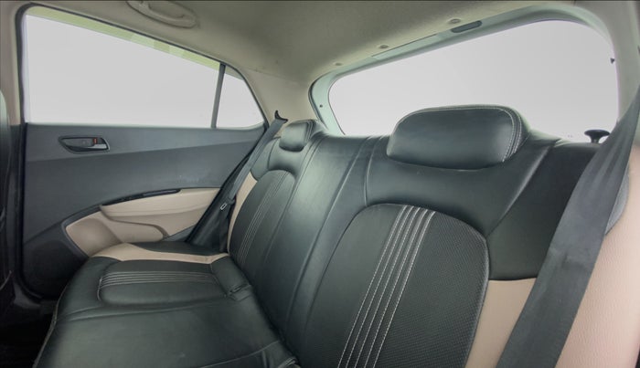 2017 Hyundai Grand i10 Magna 1.2 AT  VTVT, Petrol, Automatic, 43,146 km, Right Side Rear Door Cabin