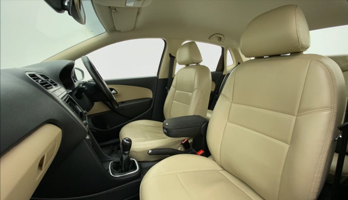 2016 Volkswagen Ameo HIGHLINE 1.2, Petrol, Manual, 24,045 km, Right Side Front Door Cabin