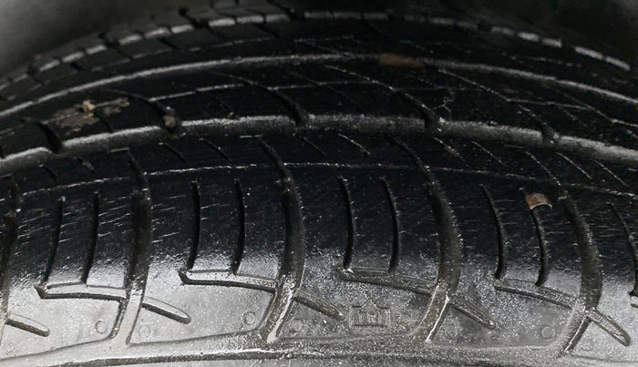 2016 Volkswagen Ameo HIGHLINE 1.2, Petrol, Manual, 24,045 km, Left Rear Tyre Tread