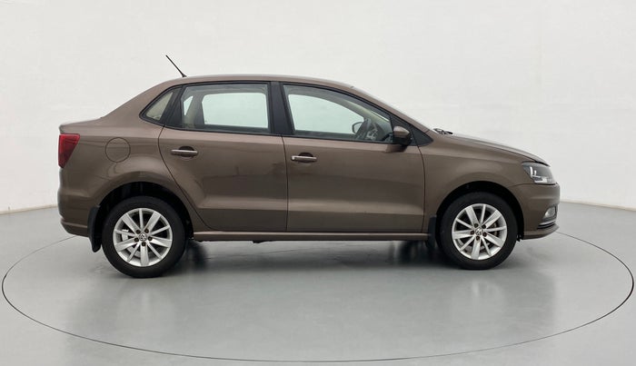 2016 Volkswagen Ameo HIGHLINE 1.2, Petrol, Manual, 24,045 km, Right Side View