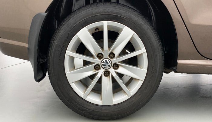 2016 Volkswagen Ameo HIGHLINE 1.2, Petrol, Manual, 24,045 km, Right Rear Wheel
