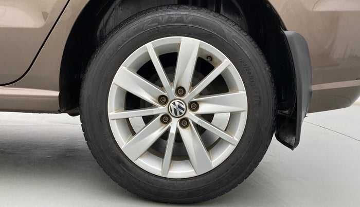 2016 Volkswagen Ameo HIGHLINE 1.2, Petrol, Manual, 24,045 km, Left Rear Wheel
