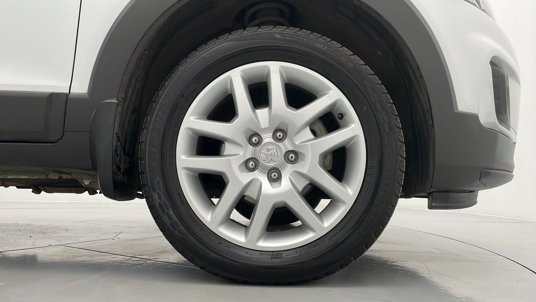 2017 Holden Captiva Active 7 Seater, Automatic, 113732 km, Right Front Wheel