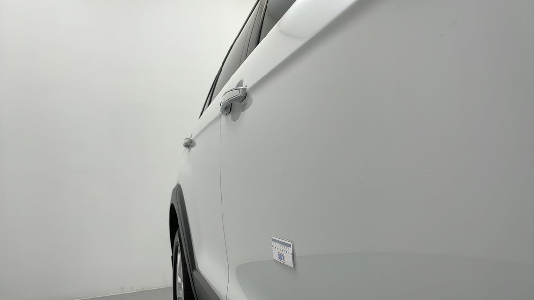 2017 Holden Captiva Active 7 Seater, Automatic, 113732 km, Doors Front RHS Dent