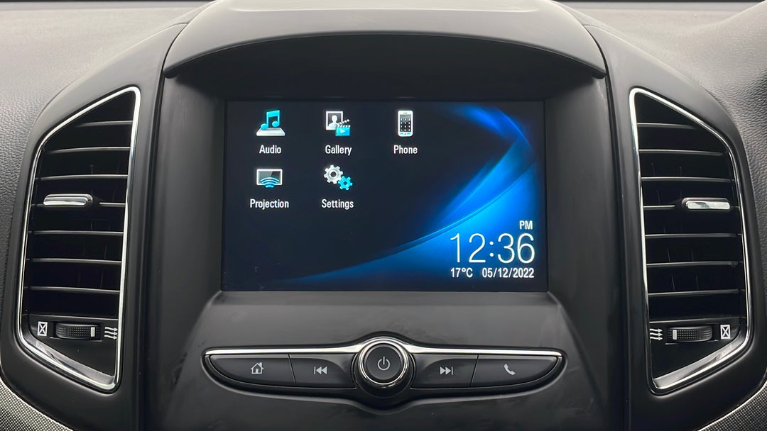 2017 Holden Captiva Active 7 Seater, Automatic, 113732 km, Infotainment System