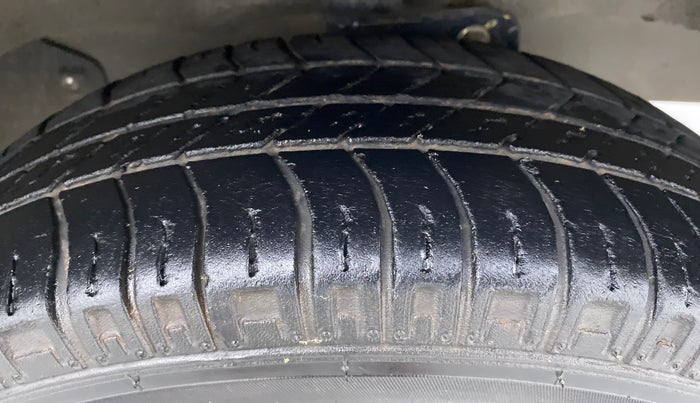 2018 Maruti Eeco 5 STR WITH AC PLUSHTR, Petrol, Manual, 24,486 km, Right Front Tyre Tread
