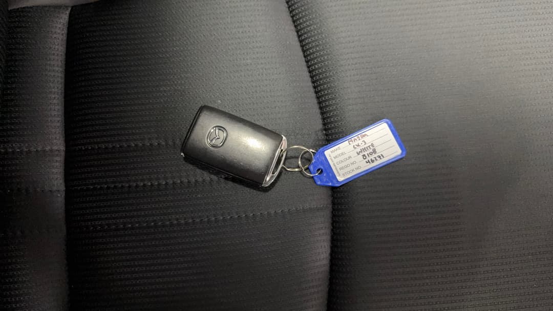 2023 Mazda CX-3 Stouring (fwd), Automatic, 20286 km, Key Close-up